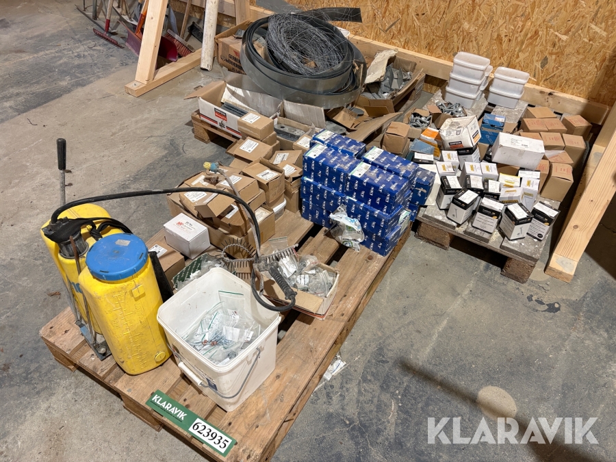 Blandet lot skruer, bolte, beslag.