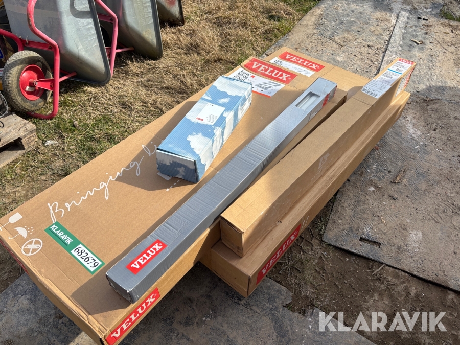 Ovenlysvinduer (komplet) Velux med motor og gardin