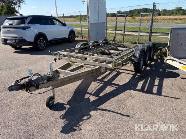 Maskinetrailer Nada KFG35