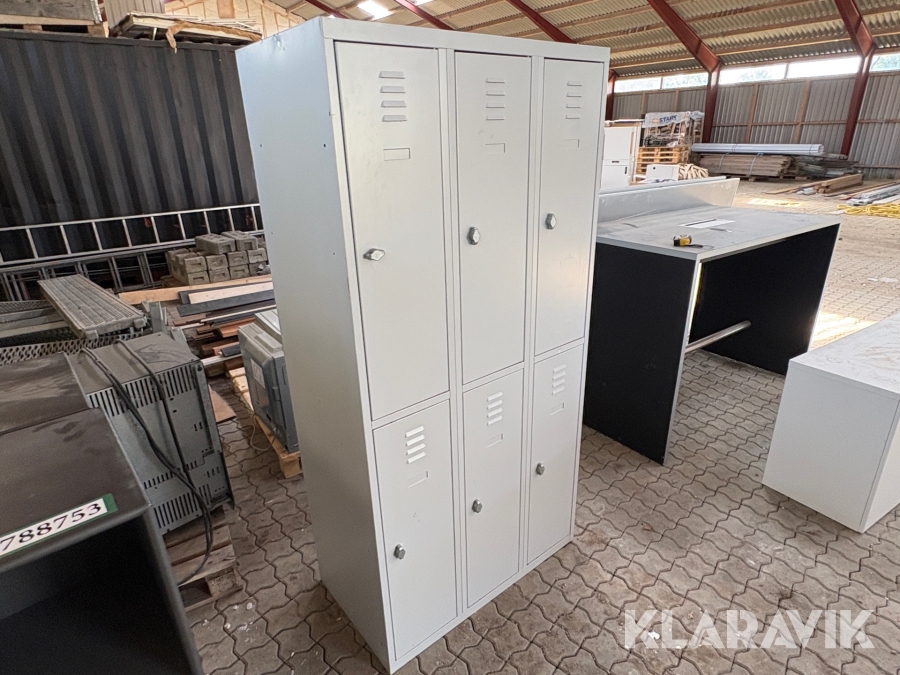 Garderobeskab 1 styk