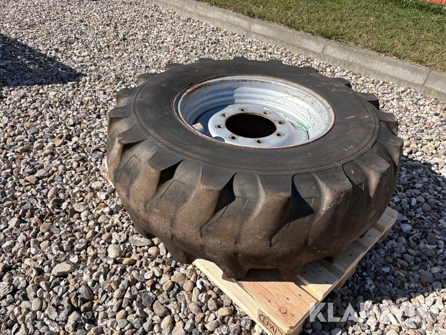 Dæk m/fælg Deestone 1 styk