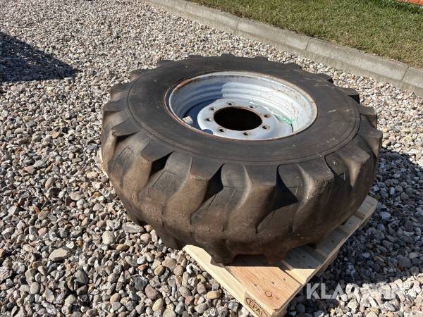 Dæk m/fælg Deestone 1 styk