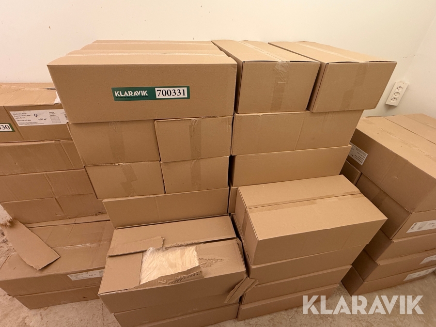 lan­gintern laminat / parket / trægulv i ask