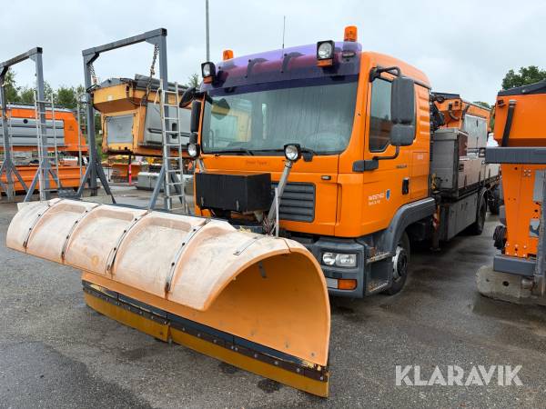 Lastbil Man TGL12.240 med kran
