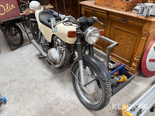 Motorcykel Honda CB 350 E