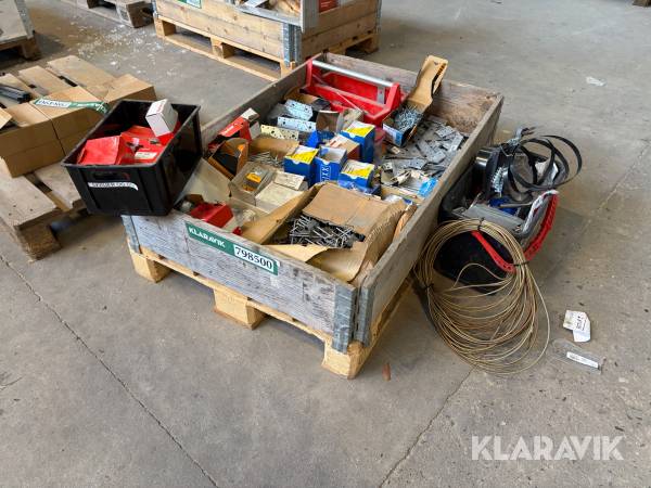 Diverse befæstelsesmaterialer 