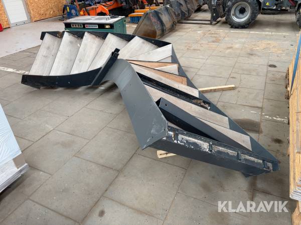 Metaltrappe med gitter