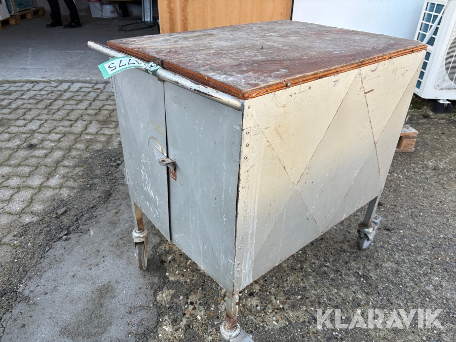 Værkstedsbord på hjul