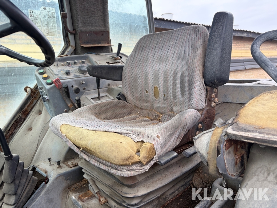 Traktor Messy Ferguson B 75/4 4x4