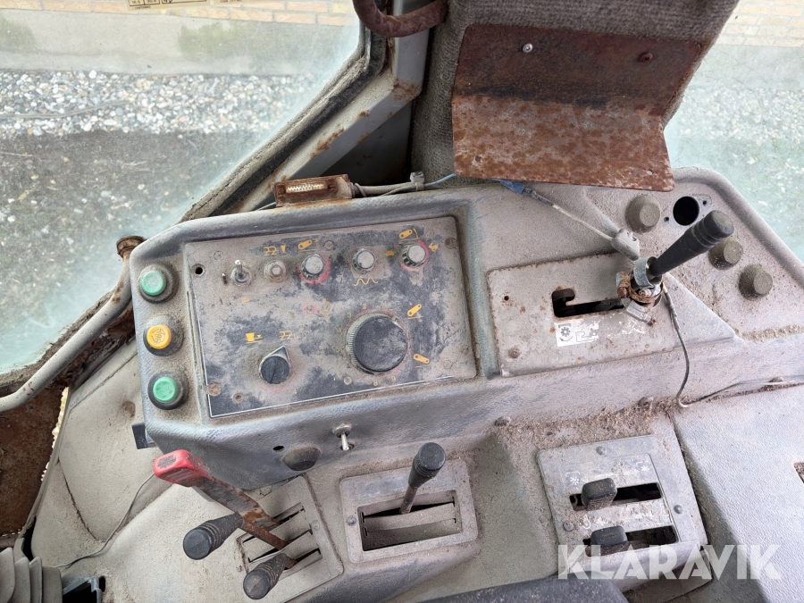 Traktor Messy Ferguson B 75/4 4x4