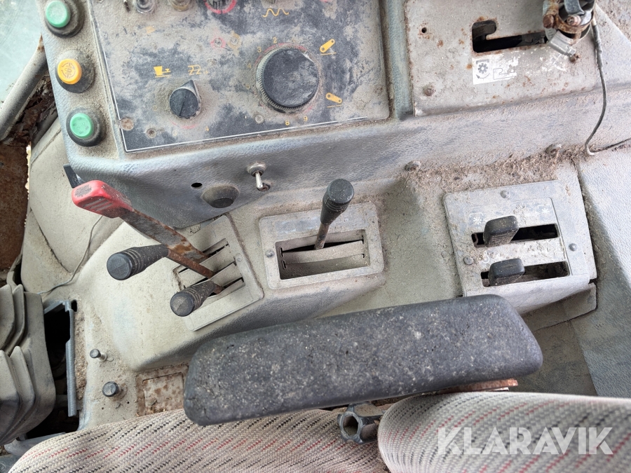 Traktor Messy Ferguson B 75/4 4x4