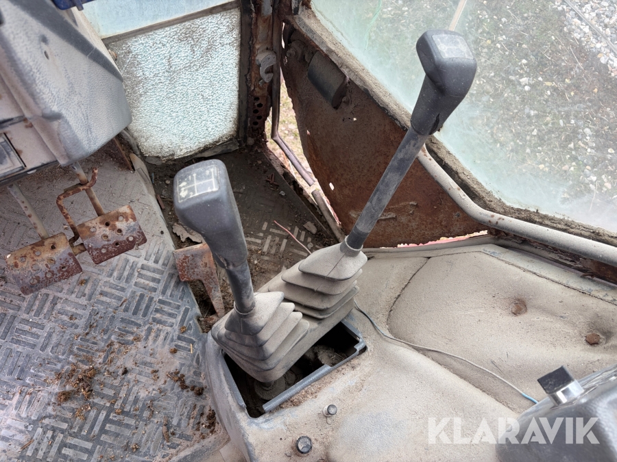 Traktor Messy Ferguson B 75/4 4x4