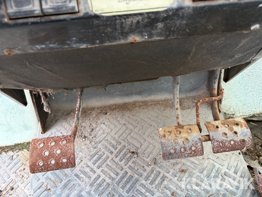 Traktor Messy Ferguson B 75/4 4x4