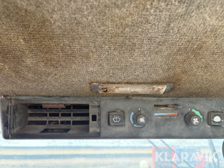 Traktor Messy Ferguson B 75/4 4x4