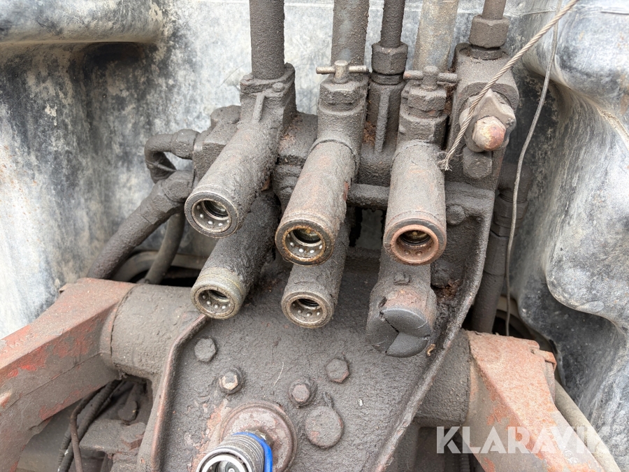 Traktor Messy Ferguson B 75/4 4x4