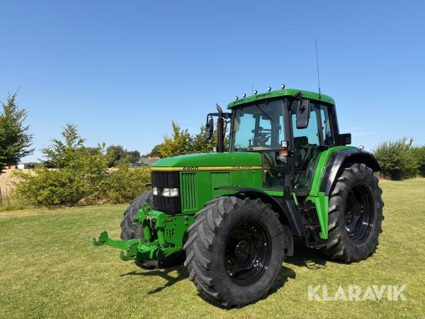 Traktor John Deere 6800