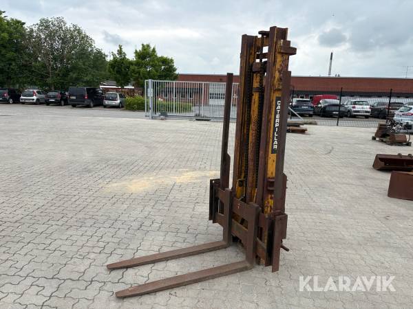 Gaffeltårn til traktor Caterpillar