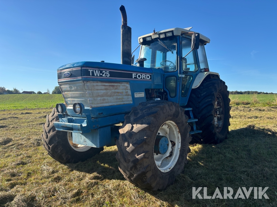 Veteran traktor Ford TW-25 Force 3