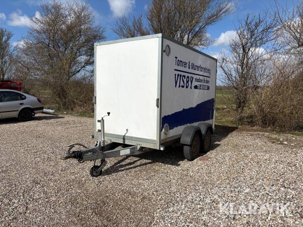 Lukket trailer Thule 7300TB
