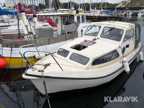 Motorbåd med defekt motor Poca IV 