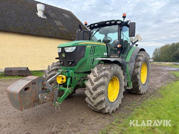 Traktor John Deere 6215R