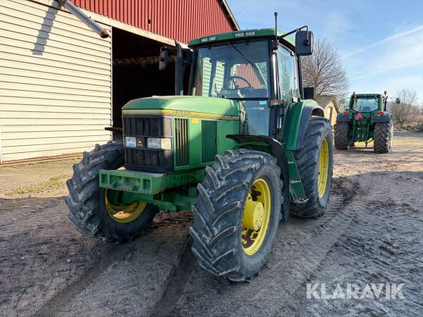 Traktor John Deere 6900