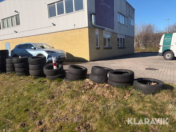 Stort lot personbil dæk - 95 styk