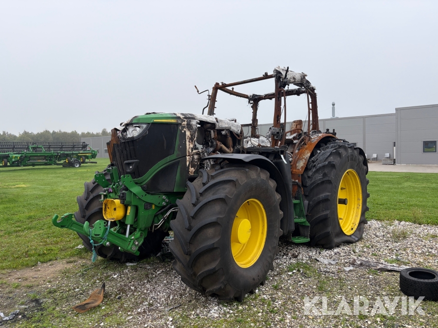 Traktor John Deere 6215R