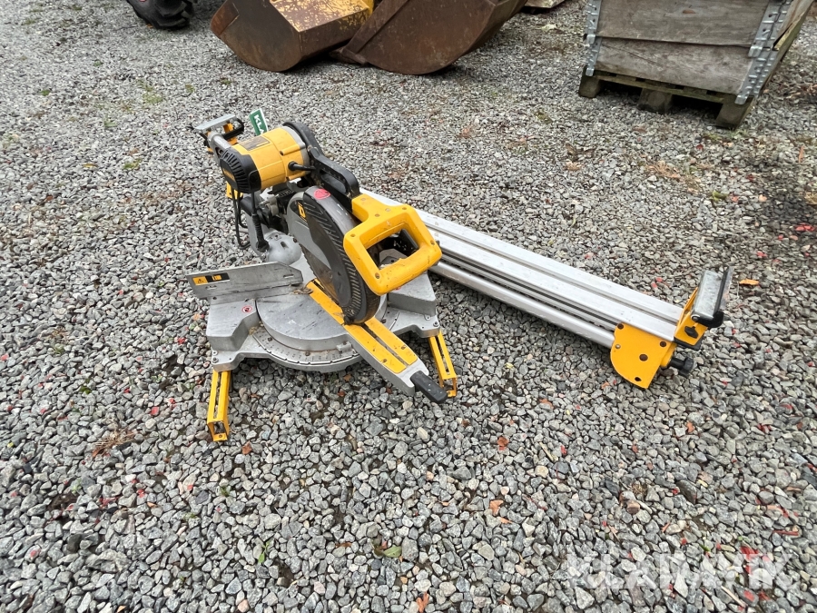 Kap geringssav med stativ DeWalt DW708-qs DE7023