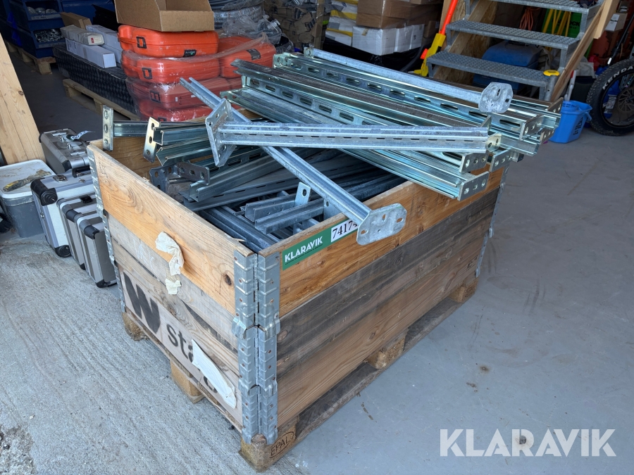 Lot med assorterede montageskinner