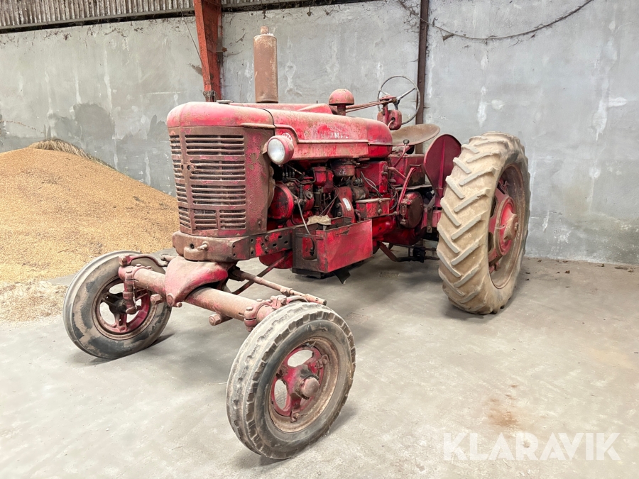 Veterantraktor Farmall Super BMD