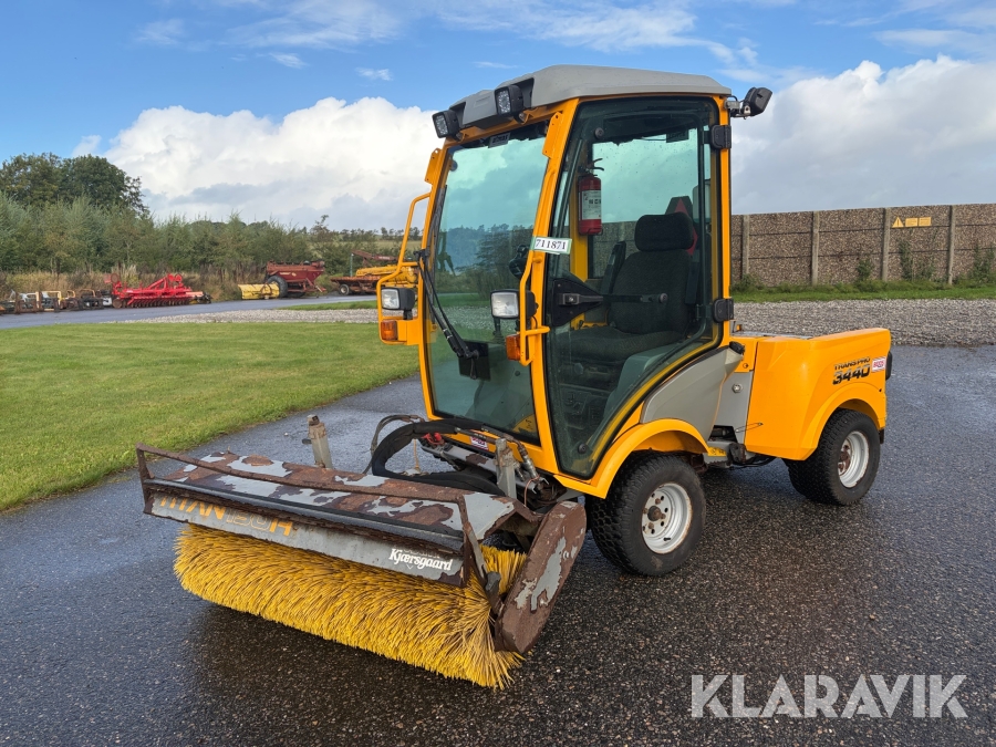 Redskabsbære Belos Trans Pro 3440 med kost og sneplov