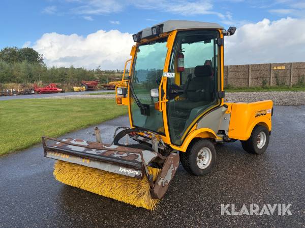 Redskabsbære Belos Trans Pro 3440 med kost og sneplov
