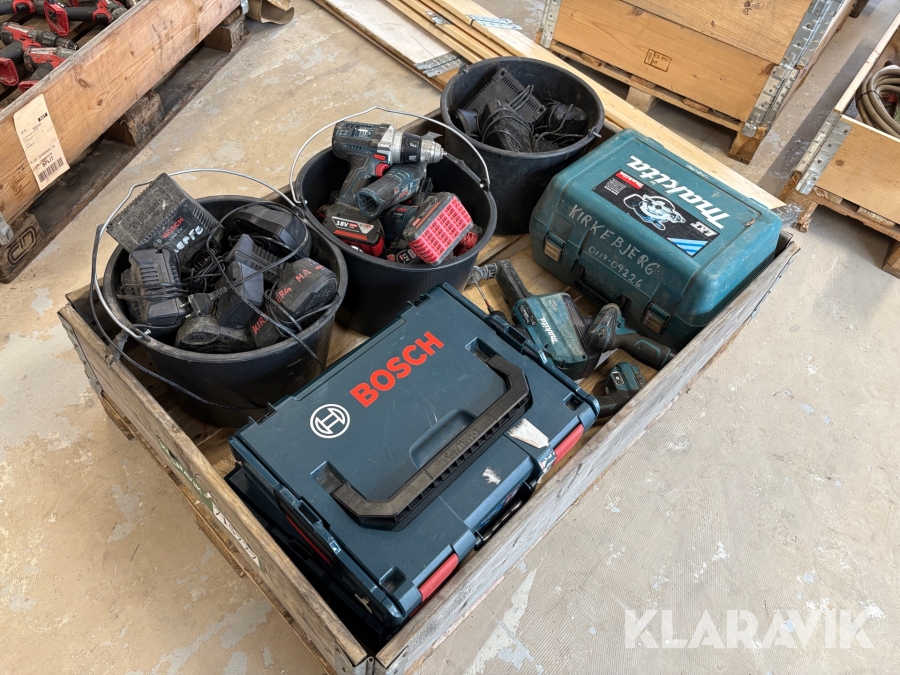 Assorteret håndværktøj Bosch/Makita - 1 palle