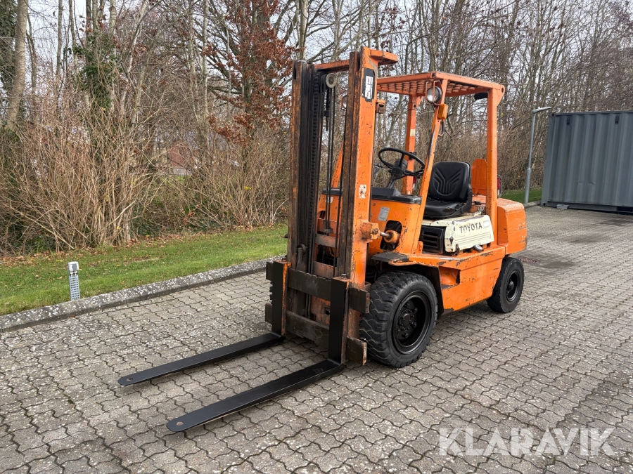 Truck Toyota 02-3FD30