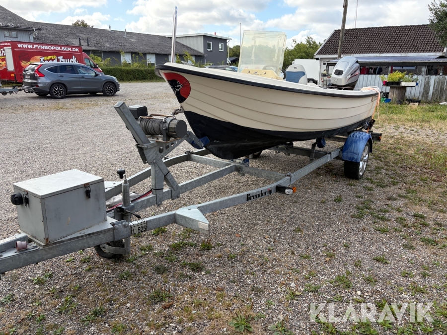 Båd  påhængsmotor Uttern 4700 med trailer 