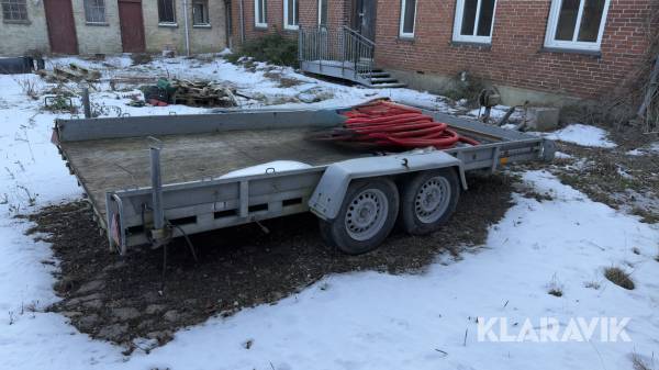 Autotrailer Niewiadow Selandia A2502B med wirespil og ramper