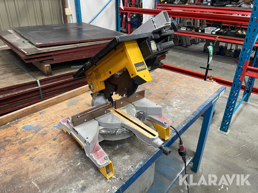 Kap/flæk sav DeWALT DW711