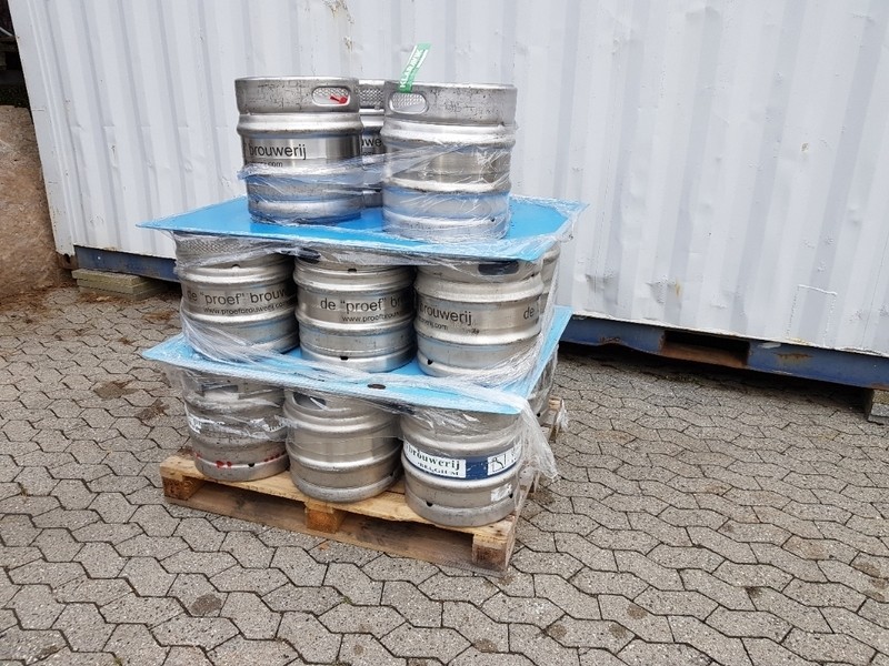 1 palle a 17stk Øl Fustager