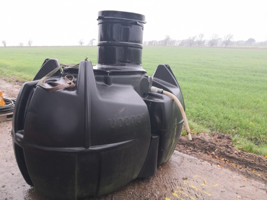 Trekammertank med pumpe 