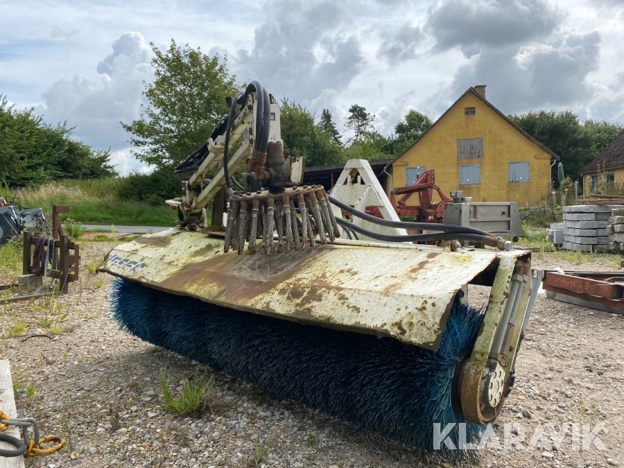 Hydraulisk kost med kantkost Nesbo, Holbæk, Klaravik auktion