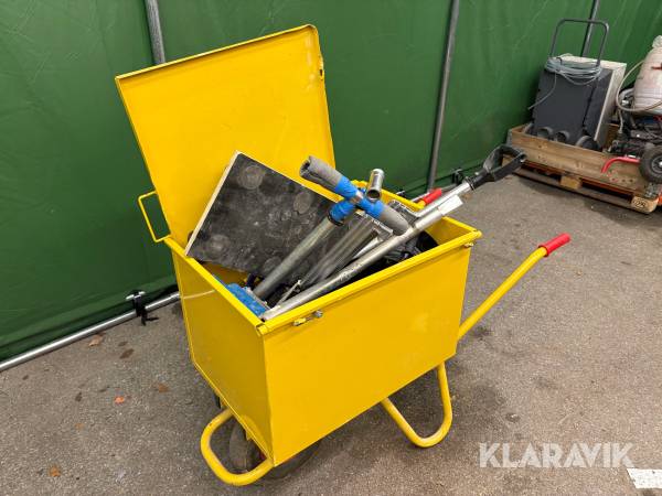 Værktøjstrillebør med indhold