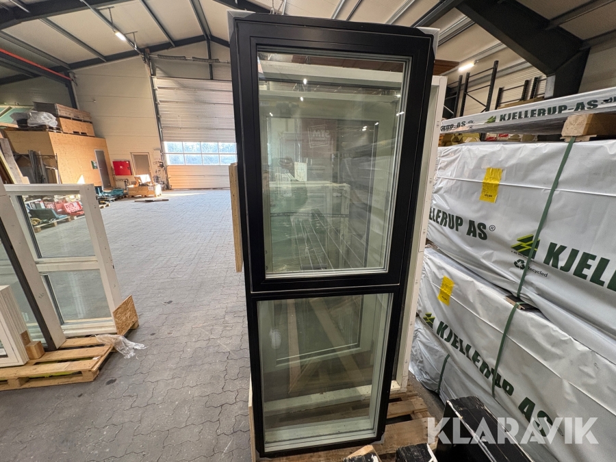 Vinduer og dør blandet lot