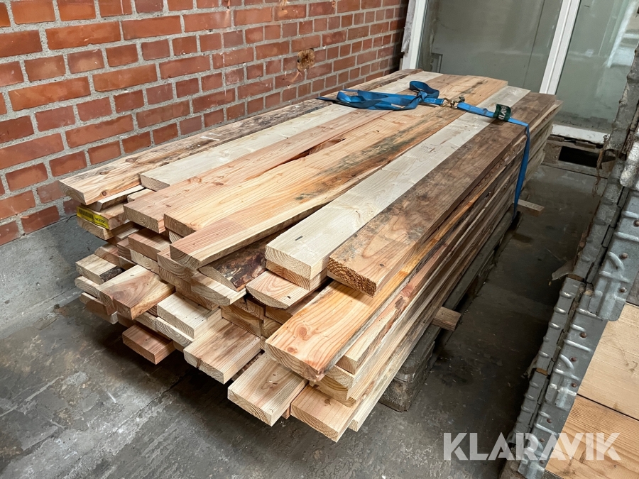 Rest træ Douglas cirka 70stk