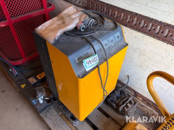 Oplader Jungheinrich D400V G 24 til trucks