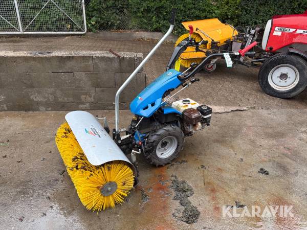 Redskabsbærer BCS MF 615 med kost