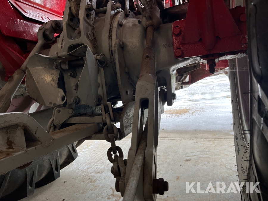 Veterantraktor Massey-Ferguson 185