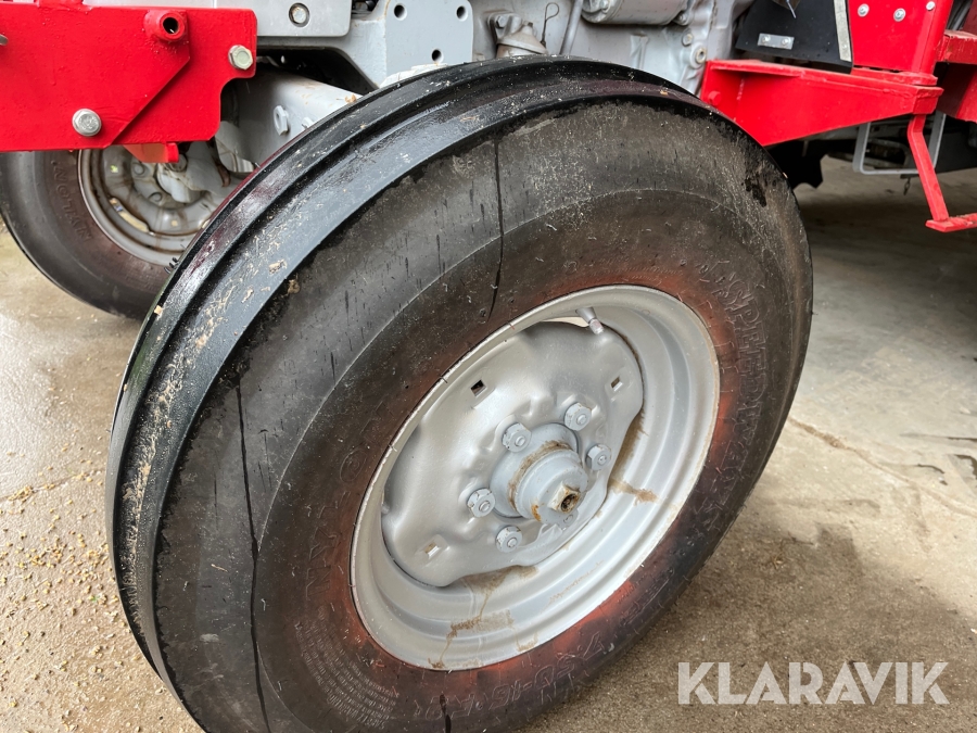Veterantraktor Massey-Ferguson 185