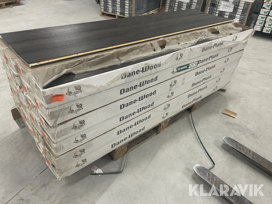 Plankegulv Välinge Bredebro i egetræ 76 m2