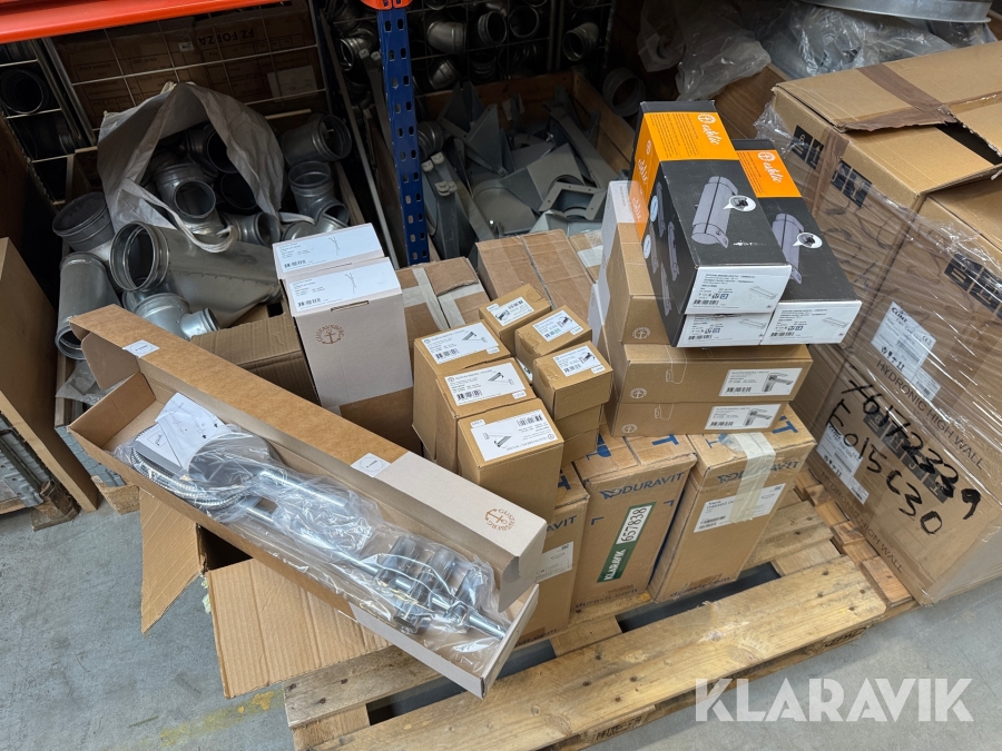 Badeværelses tilbehør og vask - 21 styks objekter